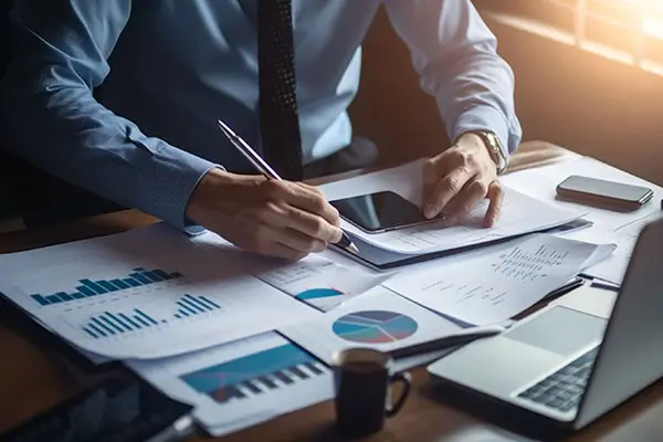 插电脑屏幕用什么纸擦